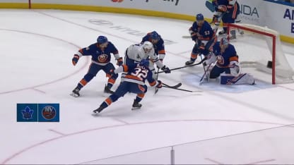 TOR@NYI: Rittich with a great save against John Tavares