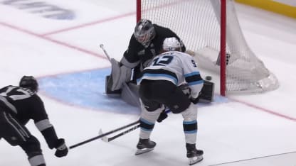 UTA@LAK: Cooley scores goal against Darcy Kuemper