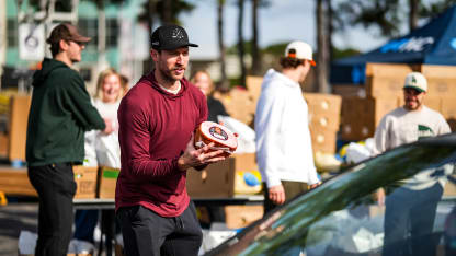 Gallery: Hurricanes Provide Thanksgiving Meal Kits To Triangle Families