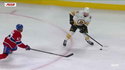 BOS@MTL: Zacha marque un but contre Jakub Dobeš