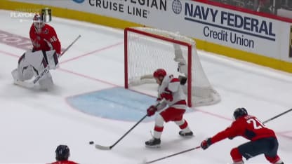 CAR@WSH: Thompson with a great save against Logan Stankoven