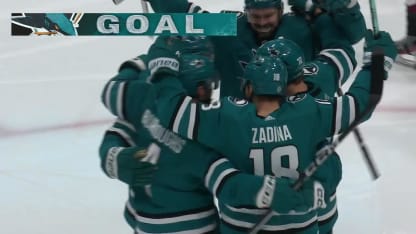 ARI@SJS: Zadina scores goal against Karel Vejmelka