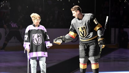 Shea Theodore revient sur sa lutte contre le cancer et celle de sa grand-mère