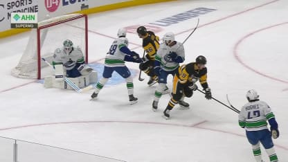 VAN@PIT: Dewar scores goal against Kevin Lankinen