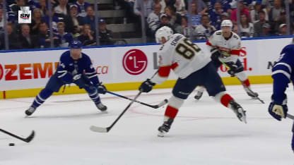 FLA@TOR: Woll with a great save against Mackie Samoskevich