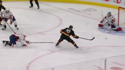 Roy cashes in on 2-on-1 rush