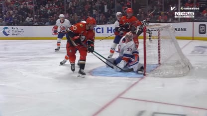 NYI@ANA: Poehling scores goal against David Rittich