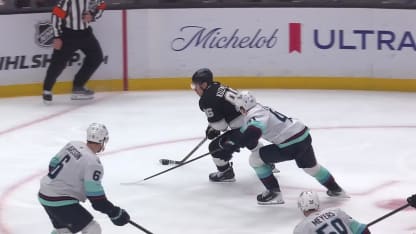SEA@LAK: Kuzmenko scores goal against Joey Daccord
