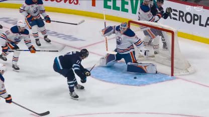 Lowry scores in his 800th NHL game