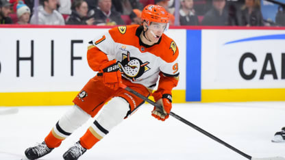 Carlsson collects 3 points in win