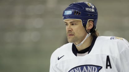 Teppo Numminen #27 of Finland warms up prior to the final of the men's ice hockey match between Finland and Sweden during Day 16 of the Turin 2006 Winter Olympic Games on February 26, 2006 at the Palasport Olimpico in Turin, Italy. (Photo by Elsa/Getty Images)