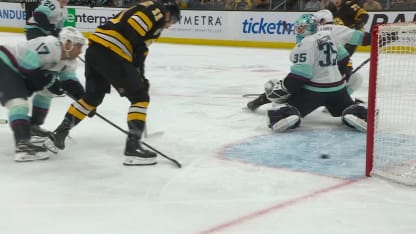 SEA@BOS: Arvidsson scores goal against Joey Daccord