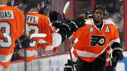 Simmonds_celebrates