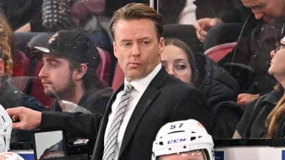 Los Dallas Stars anunciaron a Glen Gulutzan como su nuevo entrenador