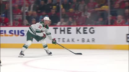 Duhaime prende la pizarra