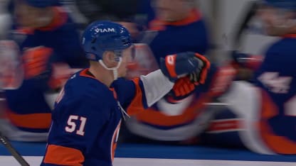 LAK@NYI: Heineman scores goal against Darcy Kuemper