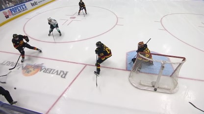 SEA@VAN: Beniers scores goal against Nikita Tolopilo