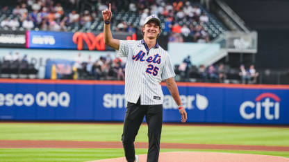 Schaefer Throws First Pitch at Mets Game