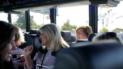 LA-Kings-Moms-Trip-Bus-Ride