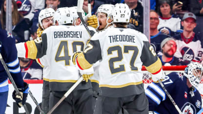 Anderssons passning studsar in i mål