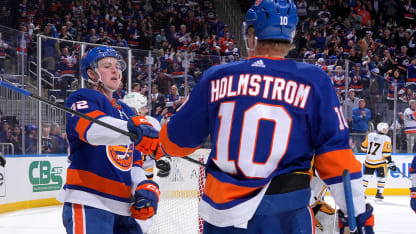 Holmstrom nets go-ahead goal