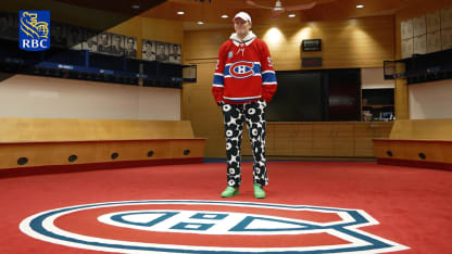 Laine visite le Centre Bell