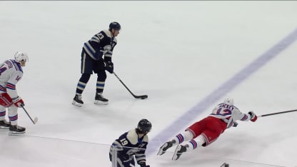 NYR@CBJ: Fantilli (CBJ) marque un but dans un filet désert