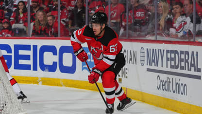 Jesper Bratt spelsugen för New Jersey Devils efter axeloperationen