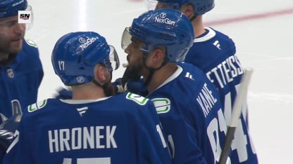 WPG@VAN: Kane scores goal against Eric Comrie