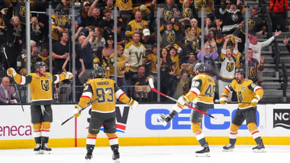 Marner sort les mains devant Andersen