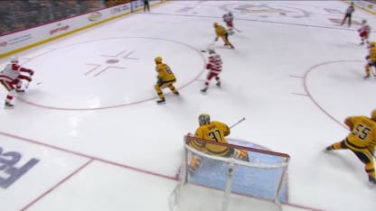 DeBrincat crée l'égalité tard en 3e