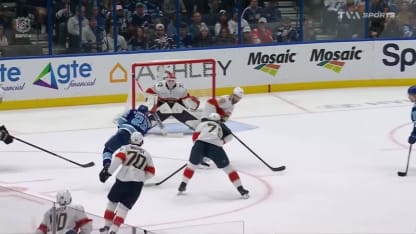 Bjorkstrand en rajoute avec le sixième but du Lightning