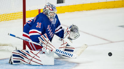 NYR-Shesterkin-makes-save-vs-FLA