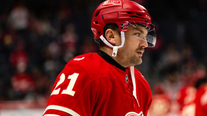 NSH@DET: van Riemsdyk scores PPG against Justus Annunen