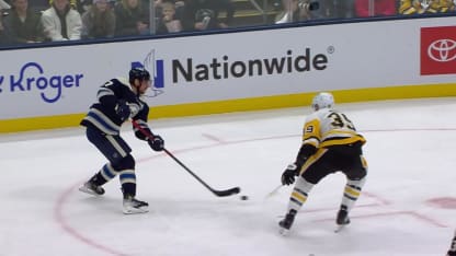 PIT@CBJ: Monahan scores goal against Tristan Jarry