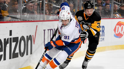 P_10.27.16_1284x722_Tavares