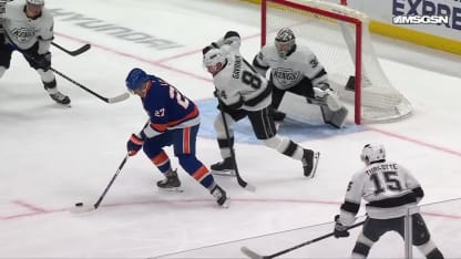 LAK@NYI: Lee scores goal against Darcy Kuemper