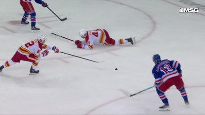 CGY@NYR: Lafrenière scores goal against Dustin Wolf