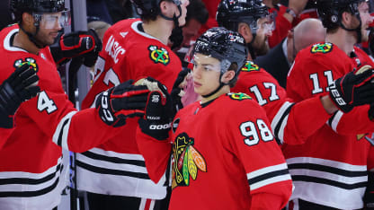NHL Roundup: Johnson has two-goal game as Blackhawks rally to beat