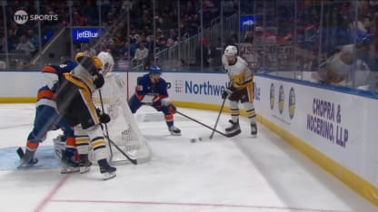 PIT@NYI: Chinakhov scores goal against Ilya Sorokin