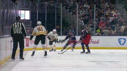 Kuraly redirige un tir derrière Greaves