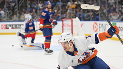 Barzal en met plein la vue en prolongation