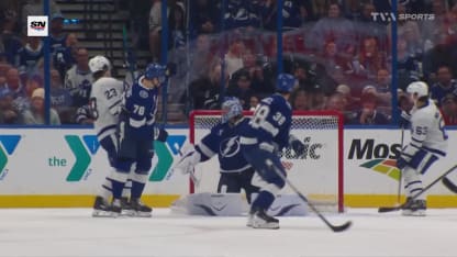 Guentzel rate un filet désert, Tavares en profite à l'autre bout