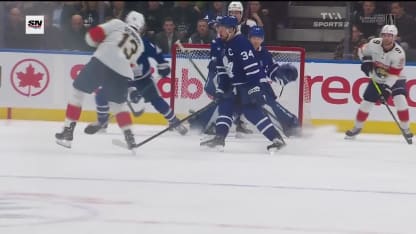 Reinhart trouve la lucarne en A.N.