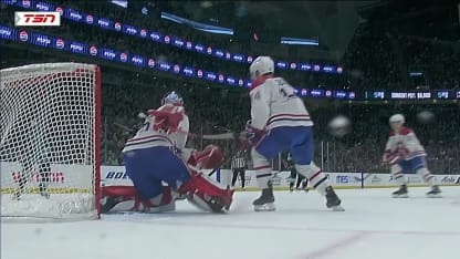 MTL@SEA: Dobeš with a great save against Matty Beniers