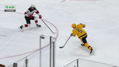 NJD@PIT: Clifton scores goal against Jacob Markstrom