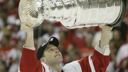 det slegr lifting stanley cup