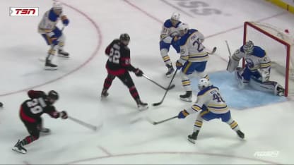 Giroux réduit l'écart de l'enclave