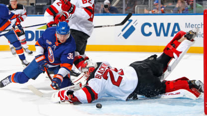 Mackenzie vs Islanders