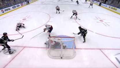 WSH@TBL: Thompson with a great save against Brayden Point